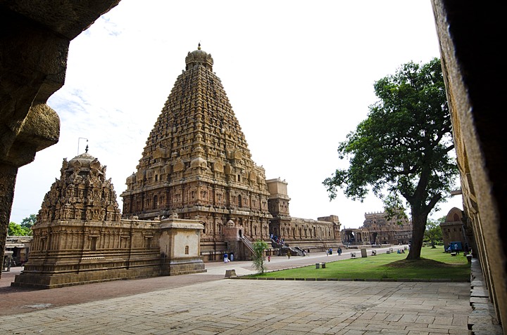 Brihadeeswarar Temple Photos from various angles 008 15 beautiful photos of Thanjavur big temple