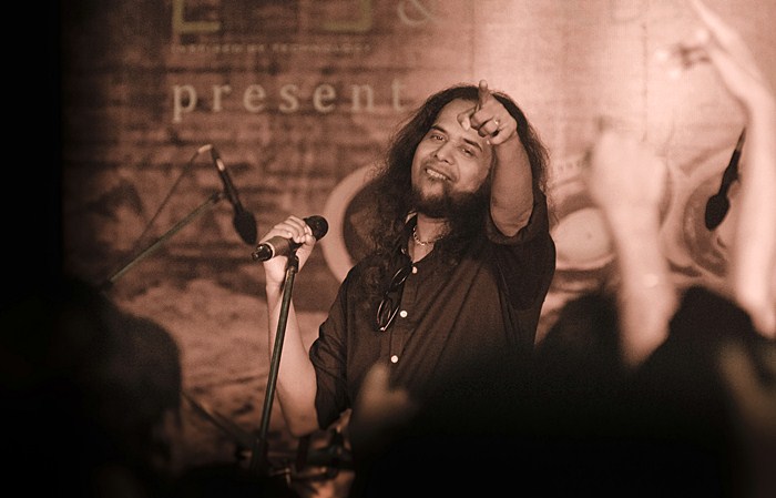 Lead singer of the rock band Agam.