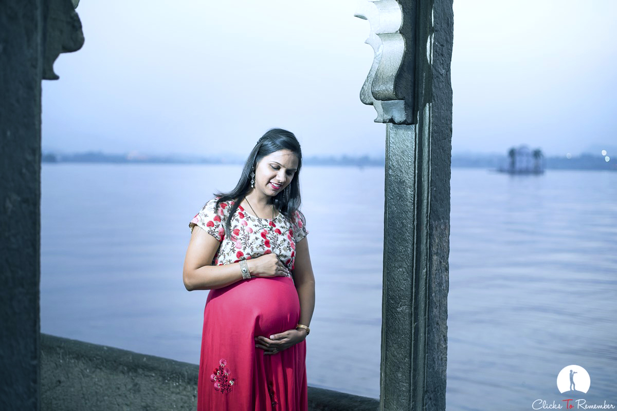 Beautiful Maternity Photography in Udaipur 026 Beautiful maternity photographs of an Indian couple, Swati & Anshul, at Udaipur Rajasthan.