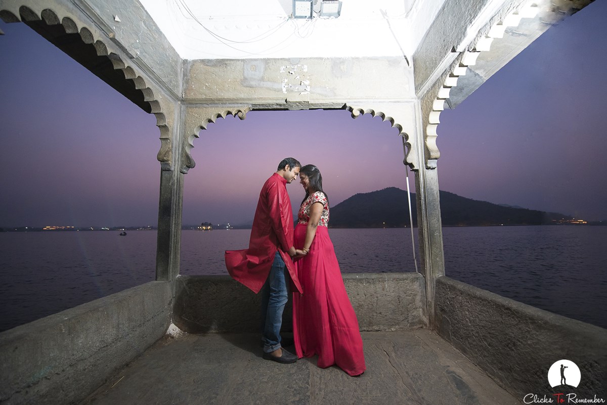 Beautiful Maternity Photography in Udaipur 028 Beautiful maternity photographs of an Indian couple, Swati & Anshul, at Udaipur Rajasthan.