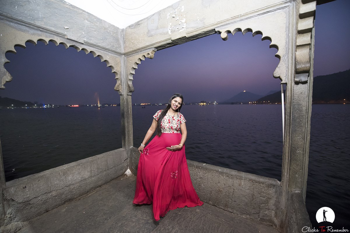 Beautiful Maternity Photography in Udaipur 029 Beautiful maternity photographs of an Indian couple, Swati & Anshul, at Udaipur Rajasthan.